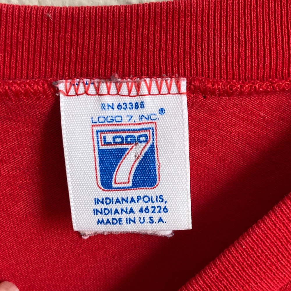 Vintage cropped LOGO 7 Red Chiefs V-Neck Tee - Picture 2 of 4